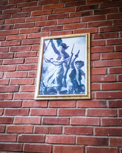 Eugène-Delacroix-Liberty-leading-the-people