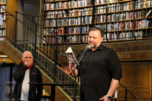 Poesimässan-läsning_1